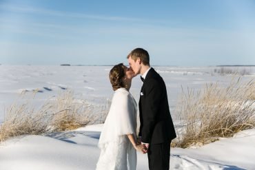 Winter Wedding Shoot in Oulu, Finland | on Due fili d'erba | Two Blades of grass | Photography by Thais FK