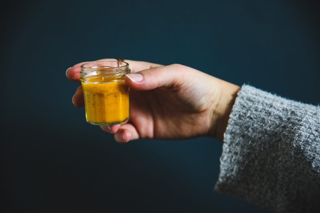 Turmeric shots to boost your immunity system | on Due fili d'erba | Two blades of grass | Recipe by Thais FK