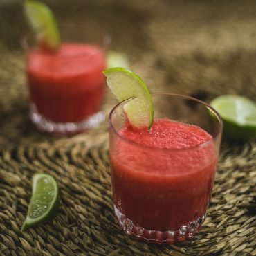 Watermelon tonic | Summer cold drink | Recipe and photos by Thais FK | on Due fili d'erba | Two Blades of Grass