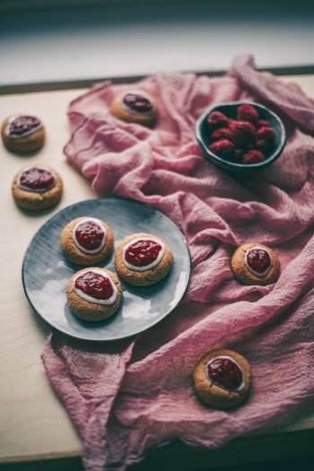 Runeberg's thumbprint cookies Recipe on The Adagio Blog | Recipe, Photography and styling by Thais FK