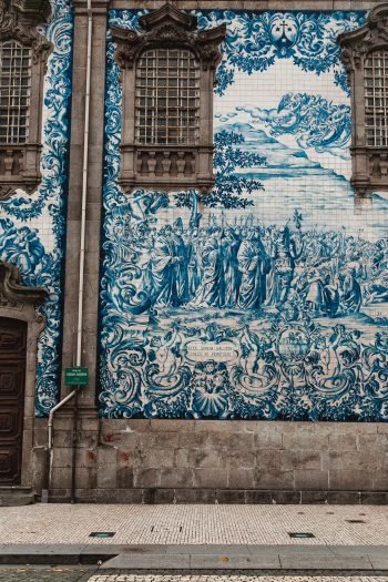 Igreja do Carmo, Porto, Portugal - A one day Travel Guide on The Adagio Blog, by Thais FK