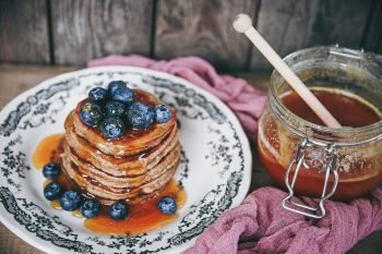 The Ultimate Banana Pancakes (Gluten Free, Dairy Free, Vegan) on The Adagio Blog by Thais FK
